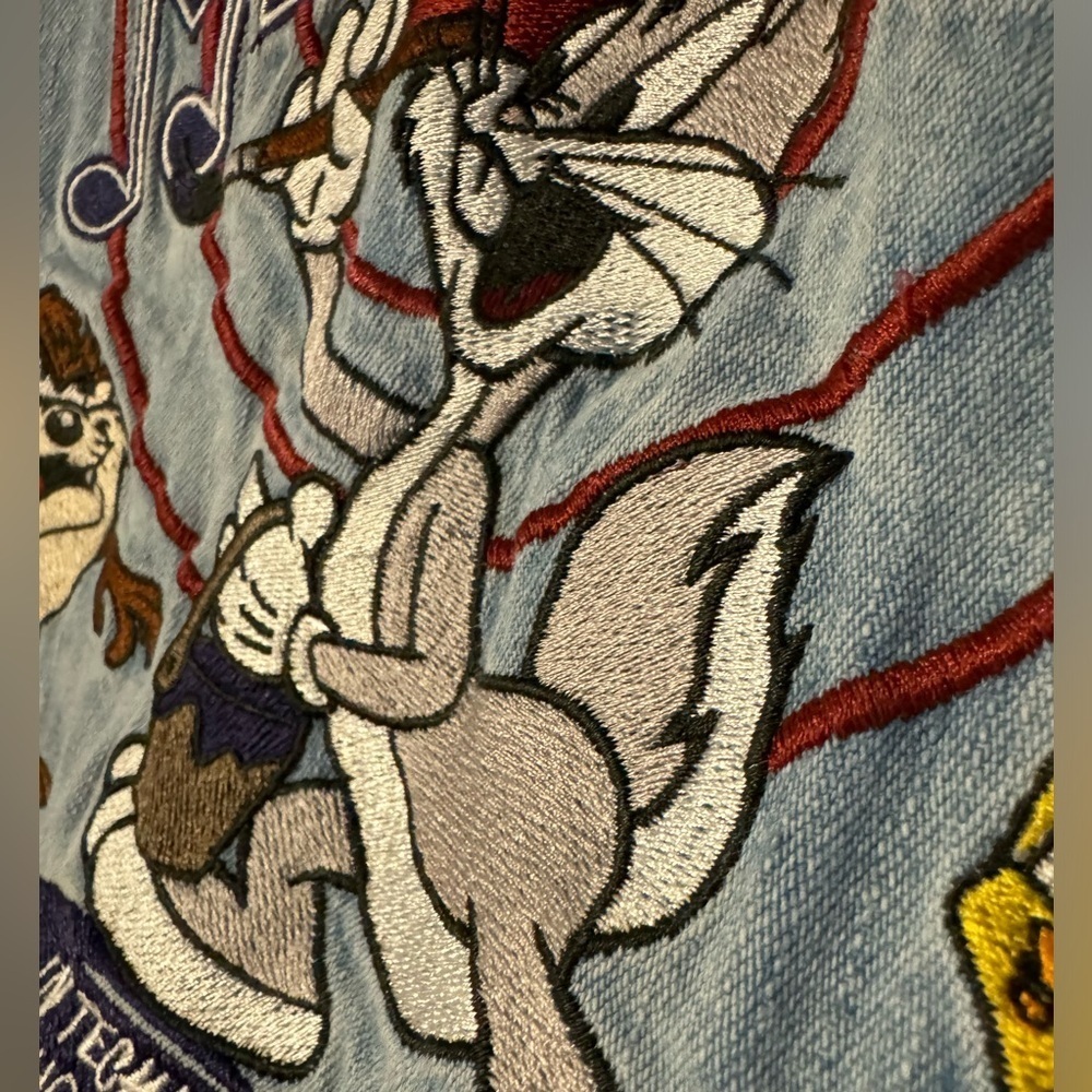 Vintage 90s Looney Tunes Merrie Melodies Embroidered Denim Cotton ButtonUp Shirt - Picture 15 of 15